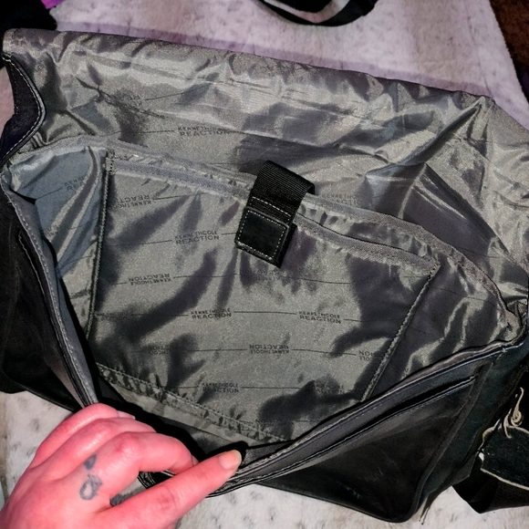 Kenneth Cole laptop bag - Picture 8 of 13